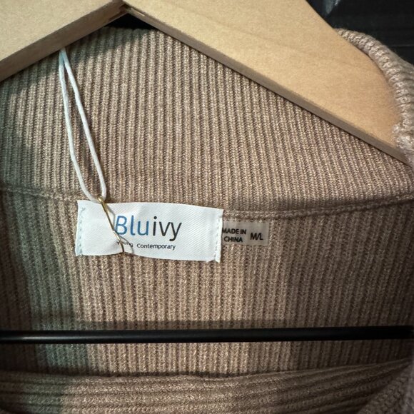 NWT Womens Cowel Neck Cape Style Sweater Tan Medium Large - Picture 3 of 5